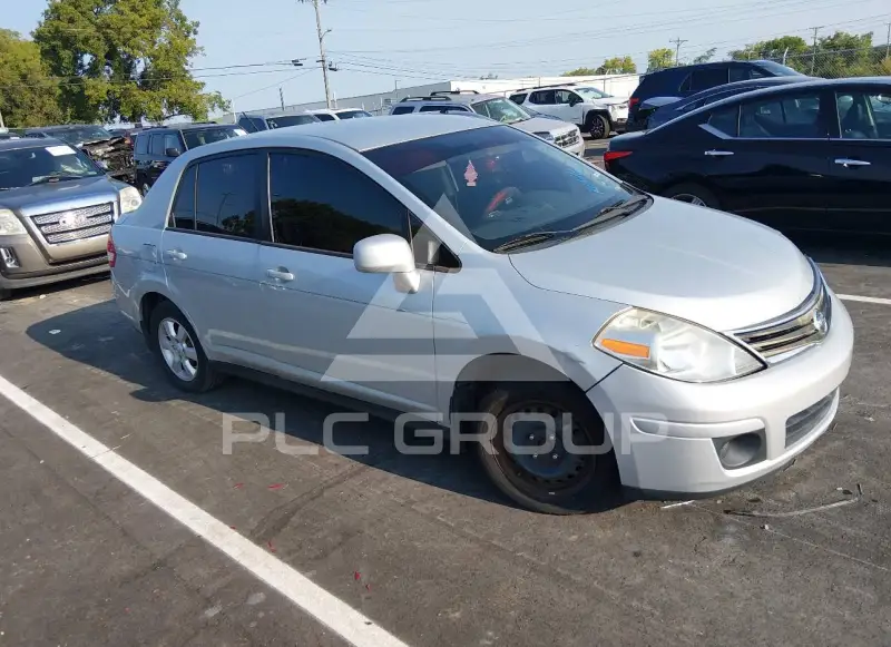 2011 Nissan VERSA photo