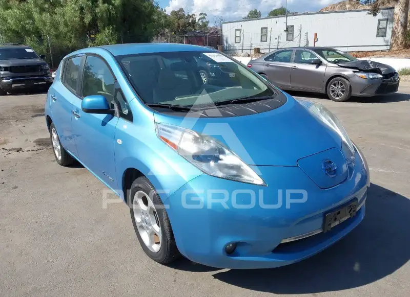 2011 Nissan LEAF photo
