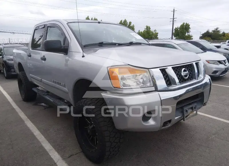 2011 Nissan TITAN фото