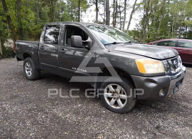 2011 Nissan TITAN фото