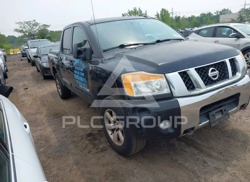 2011 Nissan TITAN фото