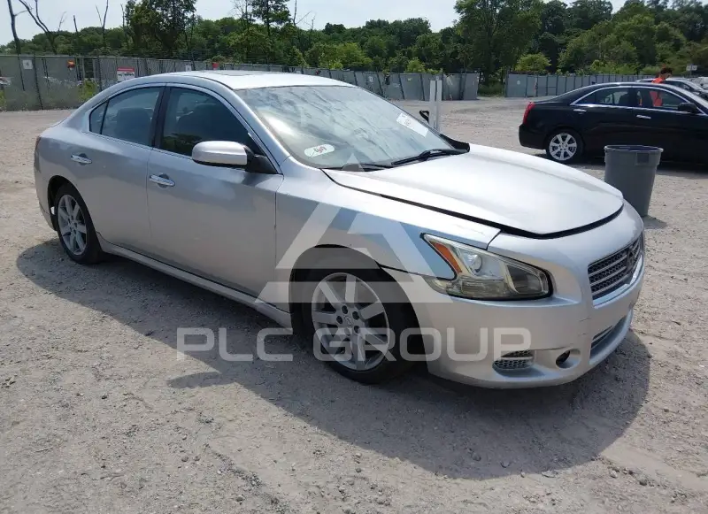 2011 Nissan MAXIMA photo