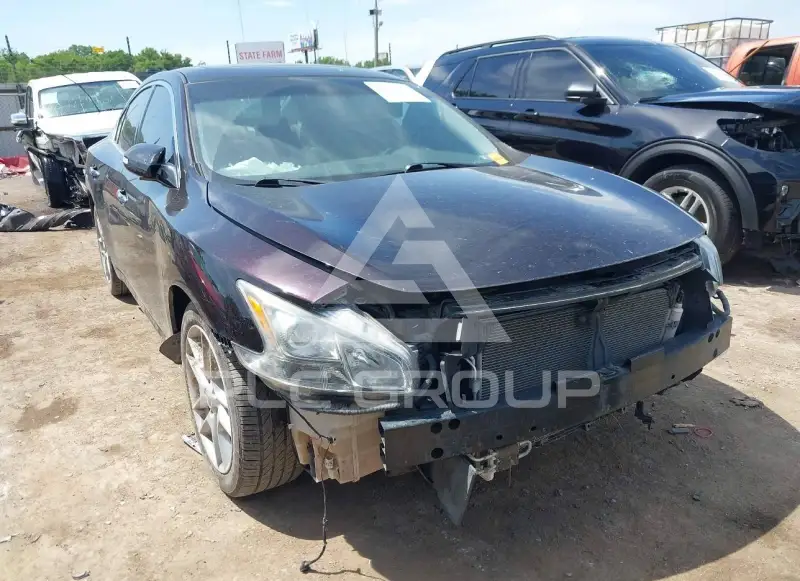 2011 Nissan MAXIMA photo