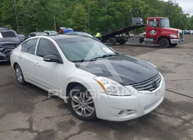 2011 Nissan ALTIMA фото