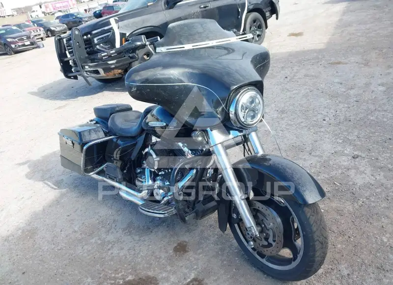 2011 Harley-Davidson FLHTK photo