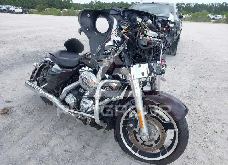2011 Harley-Davidson FLHX фото