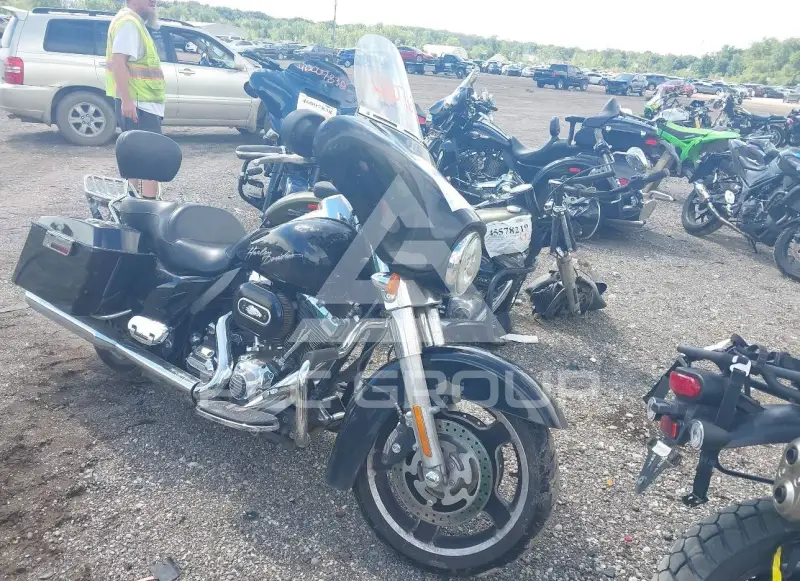 2011 Harley-Davidson FLHX фото