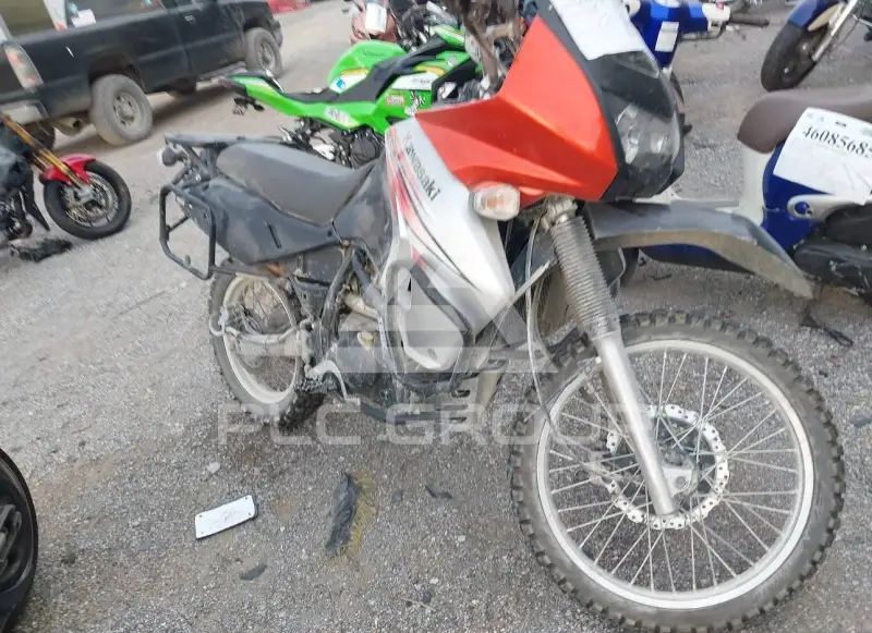 2011 Kawasaki KL650 photo