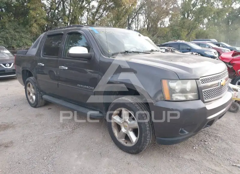 2011 Chevrolet Avalanche photo