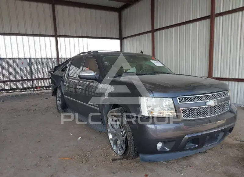 2011 Chevrolet Avalanche photo