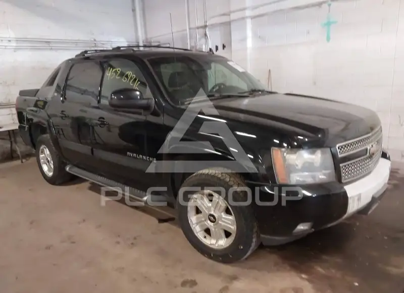 2011 Chevrolet Avalanche photo