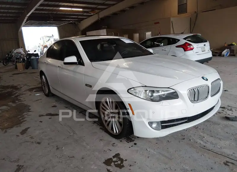 2011 BMW 550 photo