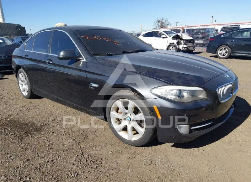 2011 BMW 550 фото