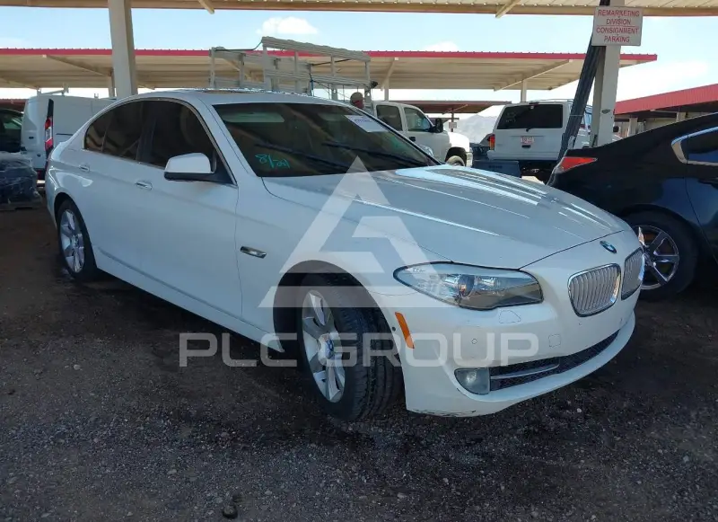2011 BMW 550 фото