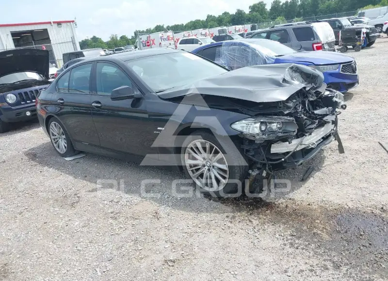 2011 BMW 550 фото