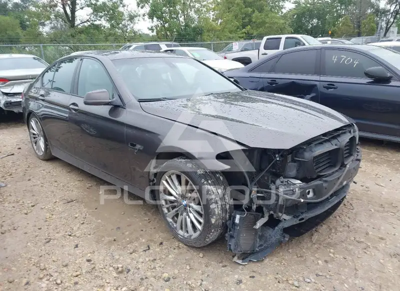 2011 BMW 550 фото