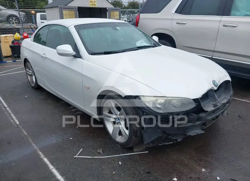 2011 BMW 330 photo