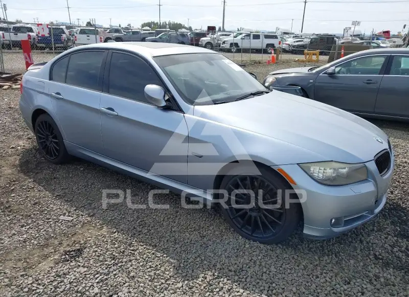 2011 BMW 330 photo