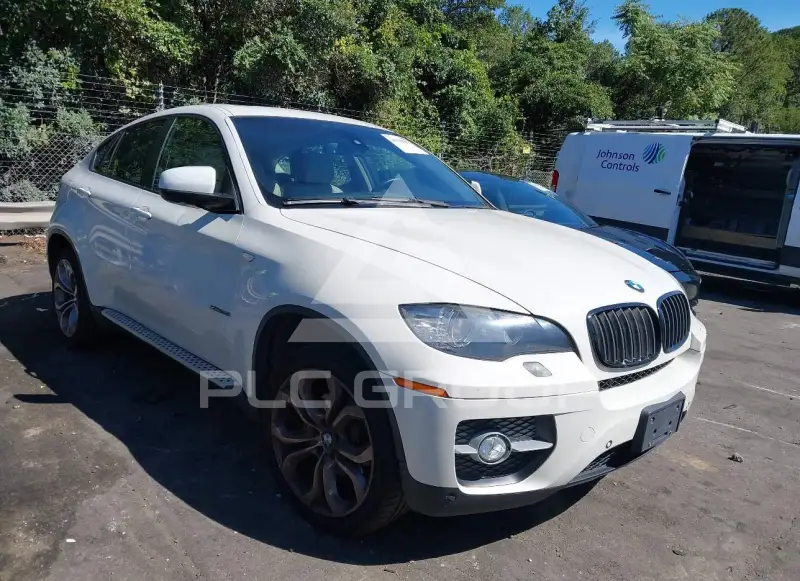 2011 BMW X6 фото