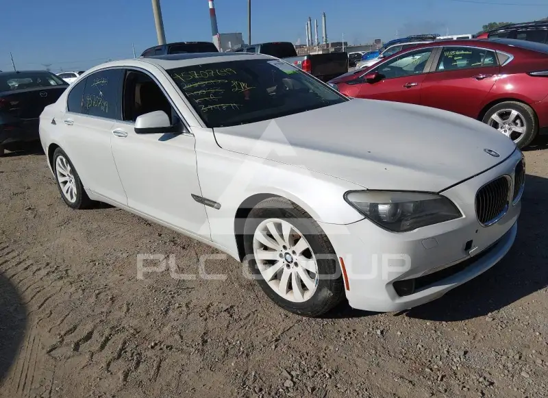 2011 BMW 750 фото