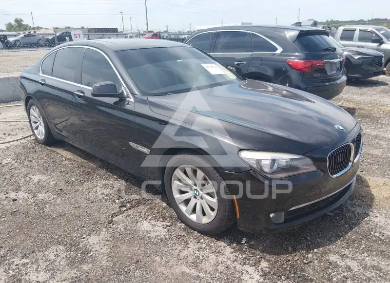 2011 BMW 750 фото