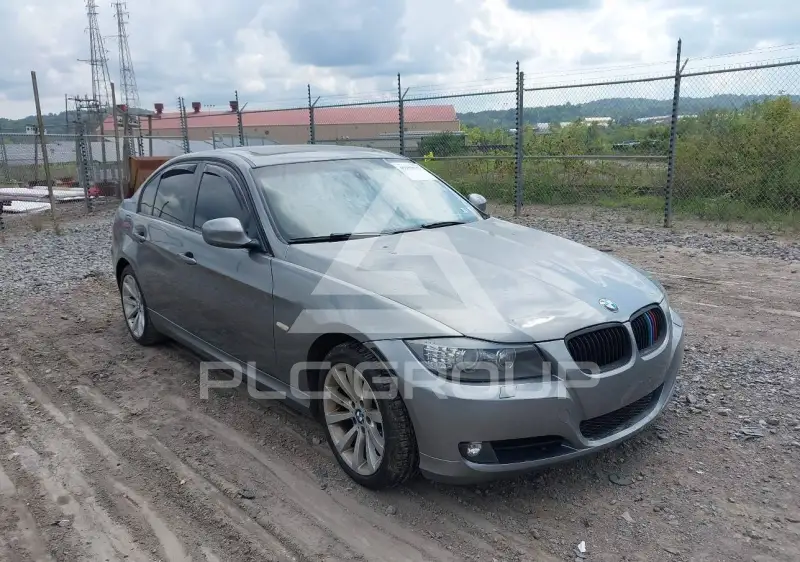 2011 BMW 328 photo