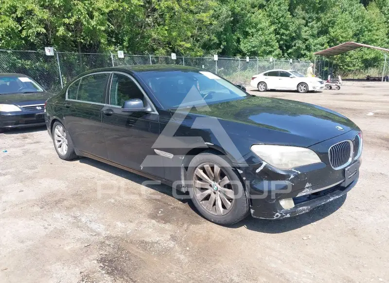 2011 BMW 750 фото