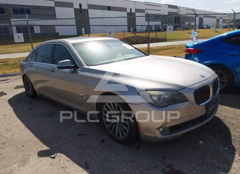 2011 BMW 750 photo