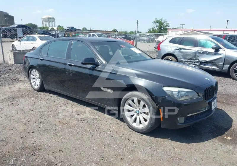 2011 BMW 750 фото