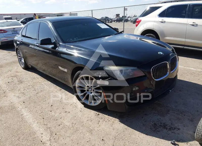 2011 BMW 750 фото