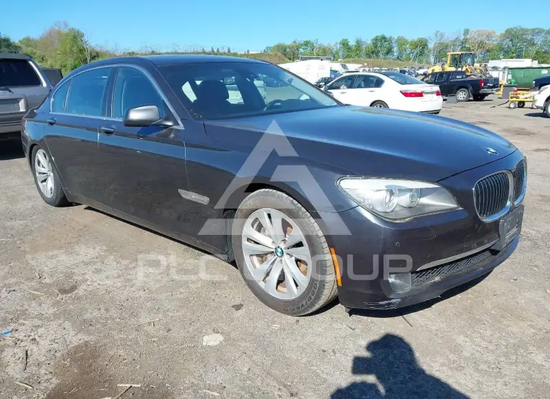 2011 BMW 740 фото