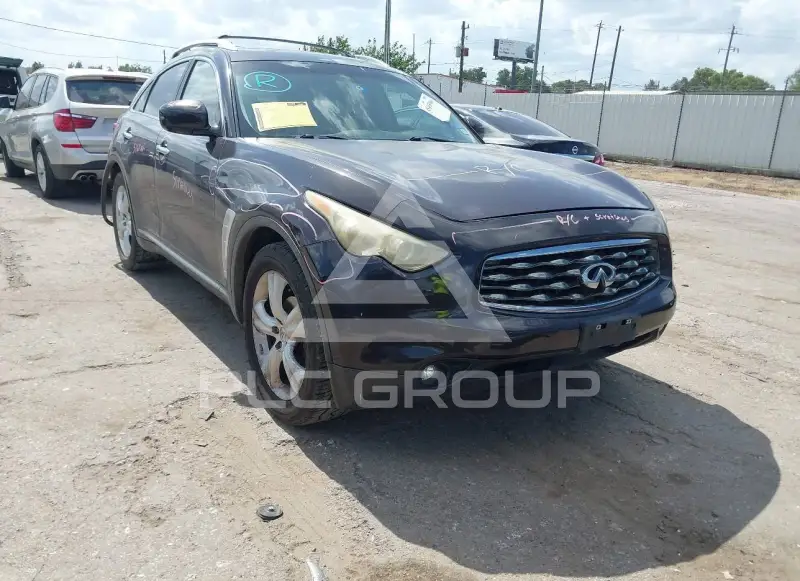 2011 Infinity FX35 photo