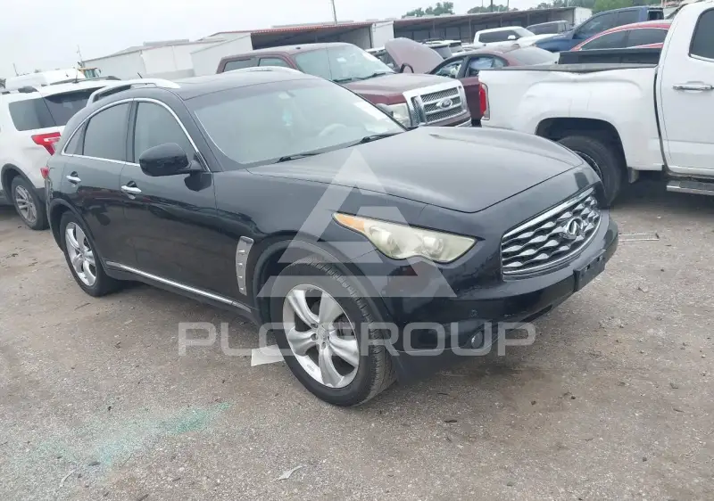 2011 Infinity FX35 photo