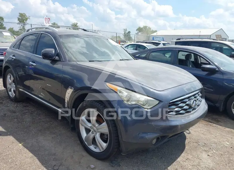 2011 Infinity FX35 photo