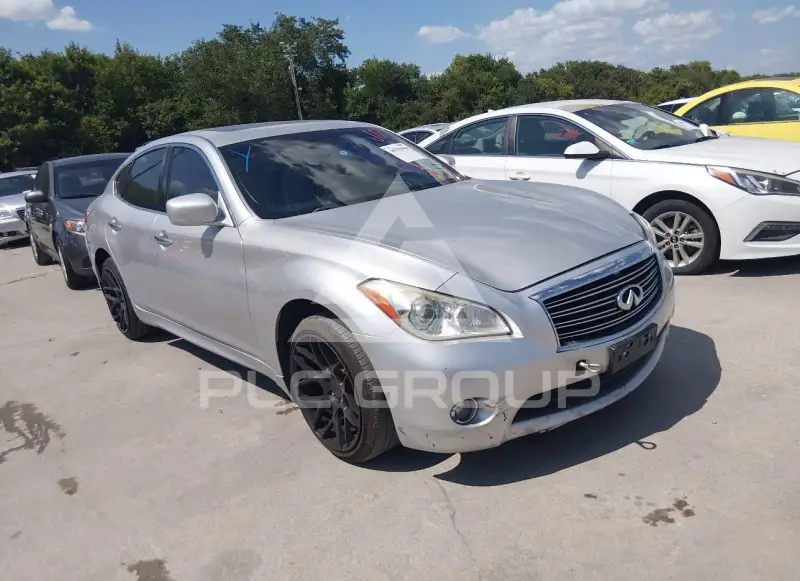 2011 Infinity M37 photo