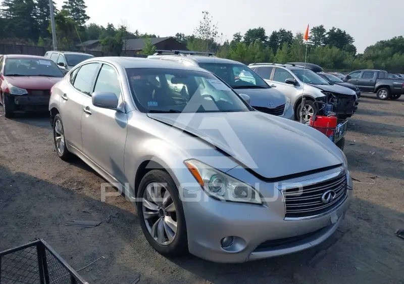 2011 Infinity M37 фото