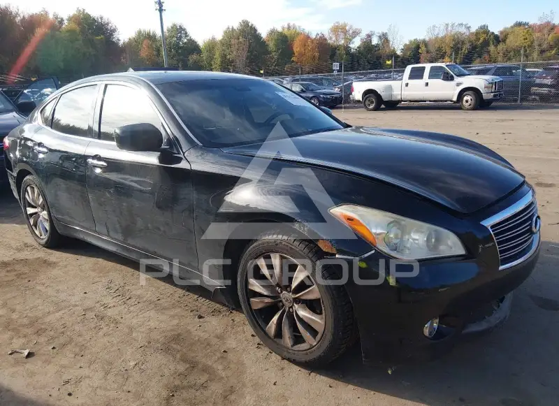 2011 Infinity M37 photo