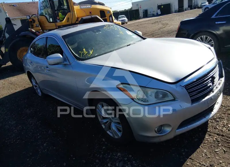 2011 Infinity M37 photo