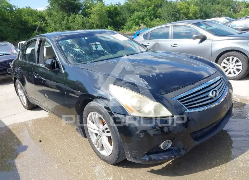 2011 Infinity G25 photo