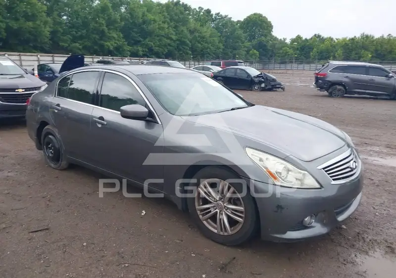 2011 Infinity G25 photo