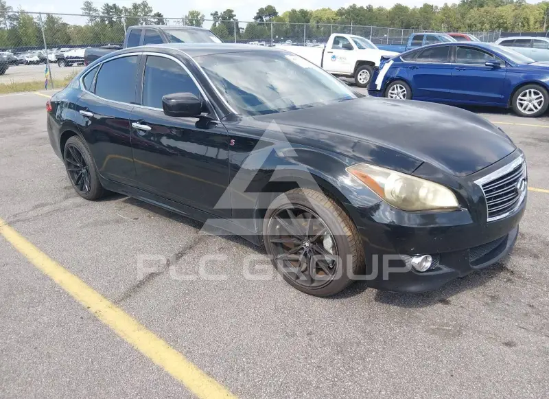 2011 Infinity M37 photo
