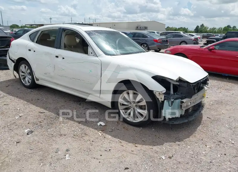 2011 Infinity M37 photo