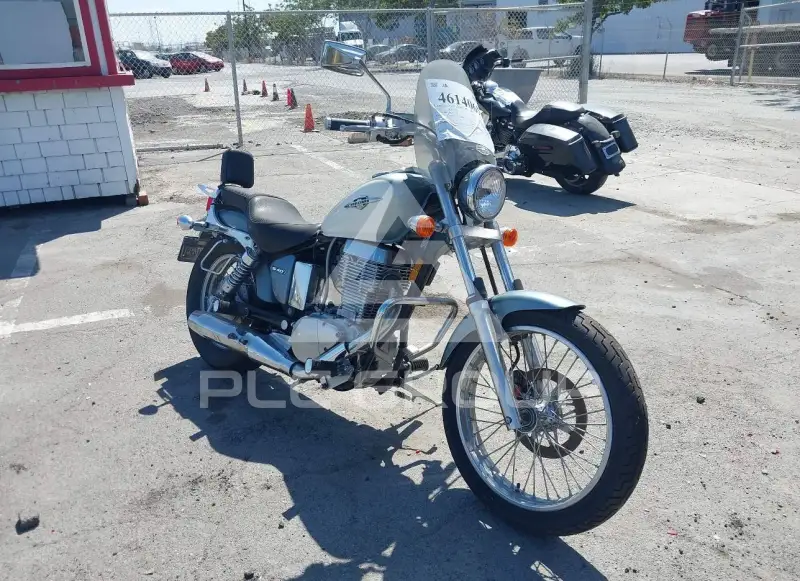 2011 Suzuki LS650 фото