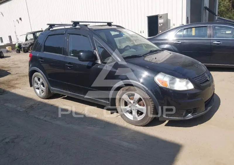 2011 Suzuki SX4 photo