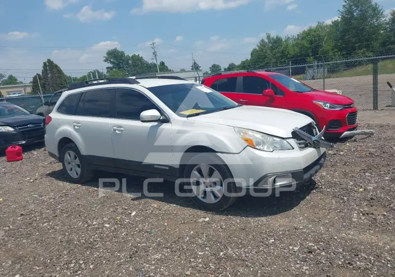2011 Subaru Outback photo