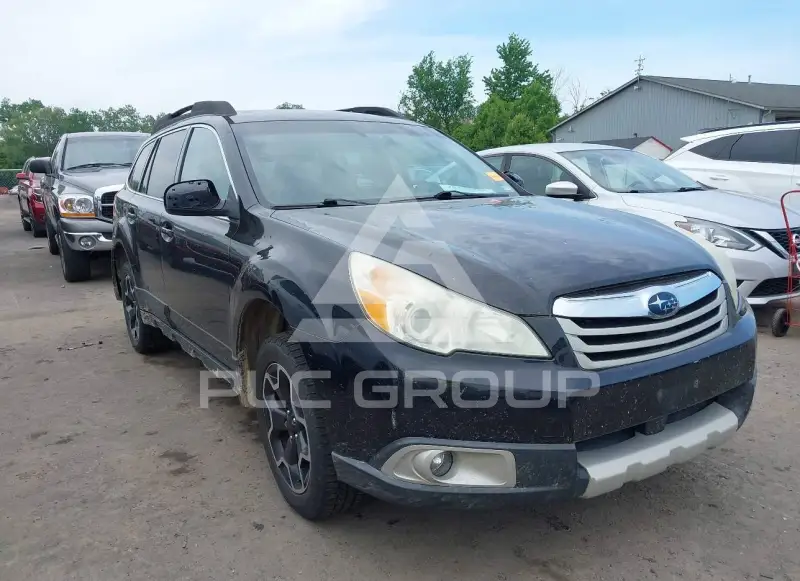 2011 Subaru Outback photo
