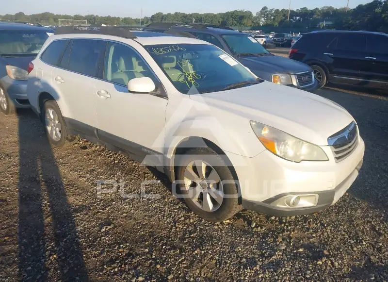 2011 Subaru Outback photo