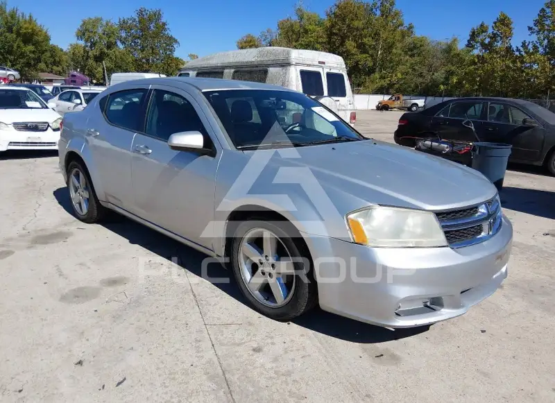 2011 Dodge AVENGER photo