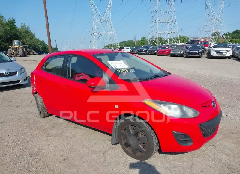 2011 Mazda 2 photo