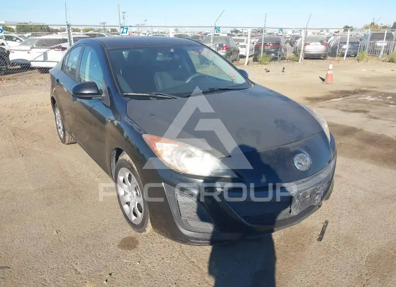 2011 Mazda 3 photo